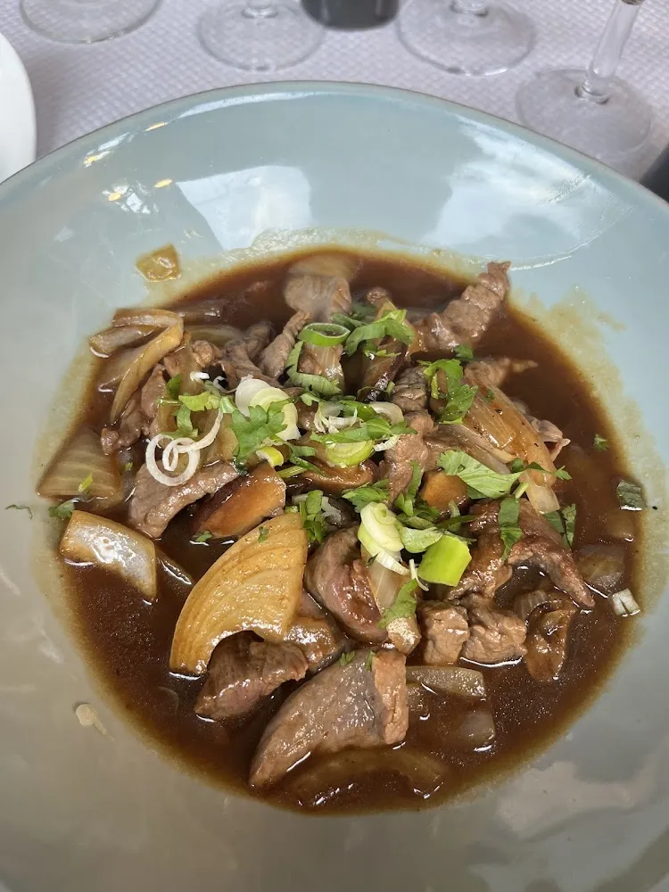 Bœuf Aux Oignons